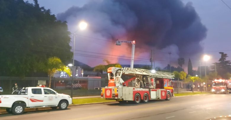Incendio en la fábrica Bimbo de San Fernando