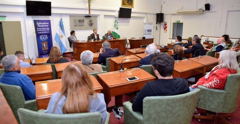 La presentación tuvo lugar en el Honorable Concejo Deliberante de San Isidro a sala llena