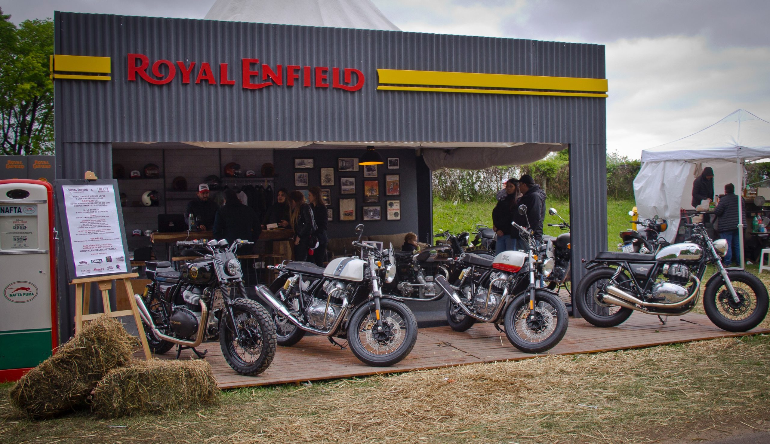 Royal Enfield en AC - Foto Juan Pablo Losino