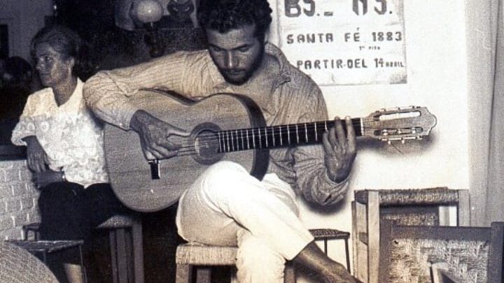 Agustín Pereyra Lucena tocando en La Fusa de Bs. As.