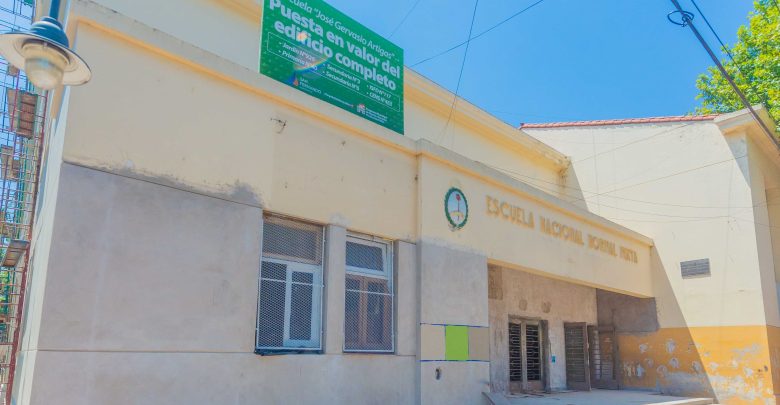 Escuela “Normal-Artigas”