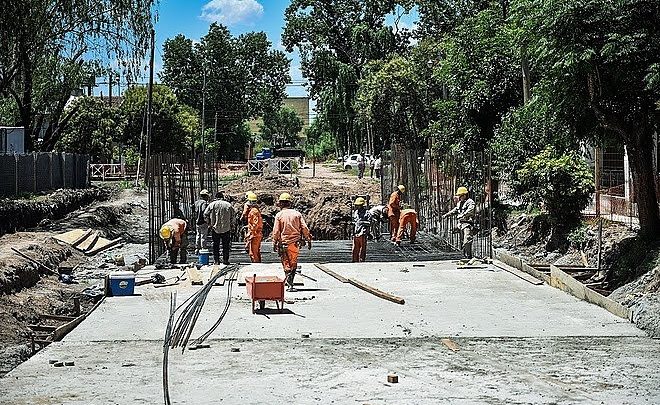 Construcción de puentes vehiculares y peatonales