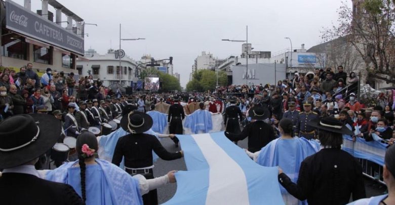 Bandera Argentina en Desfile Cívico Militar 2022