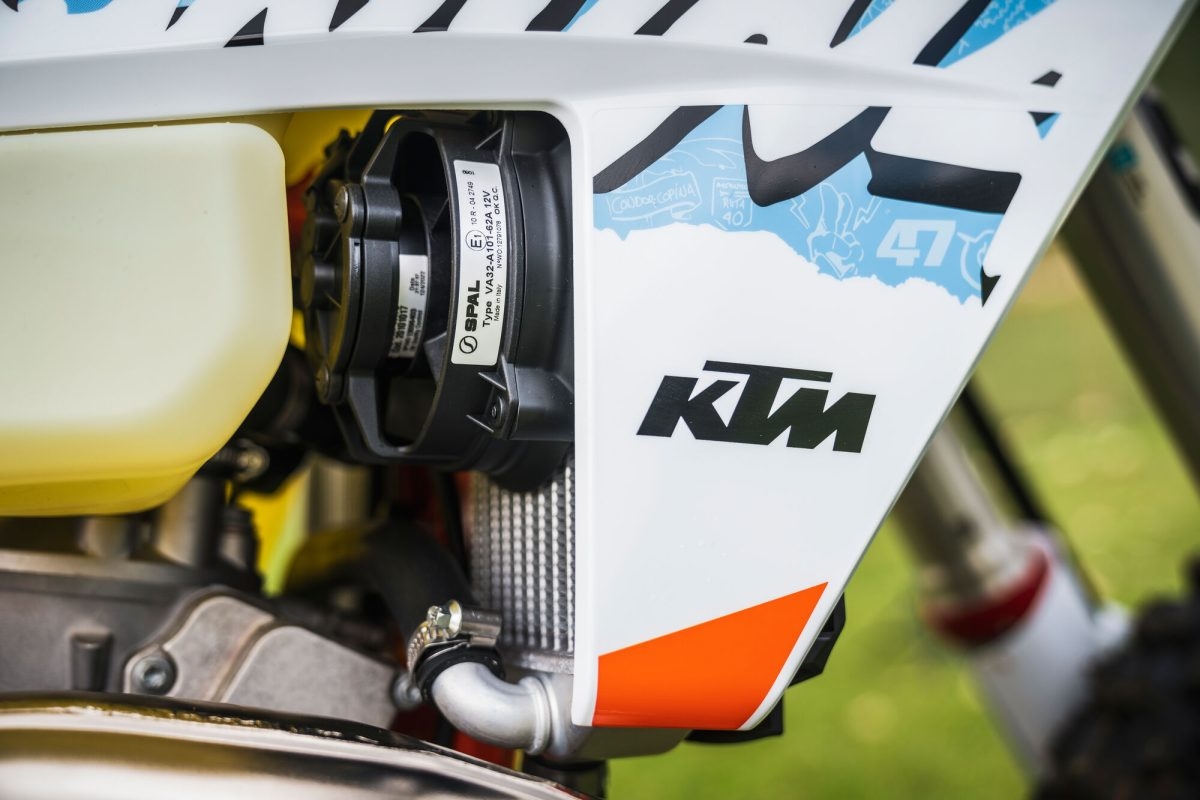 KTM 350 EXC-F SIX DAYS -detalles nacionales-