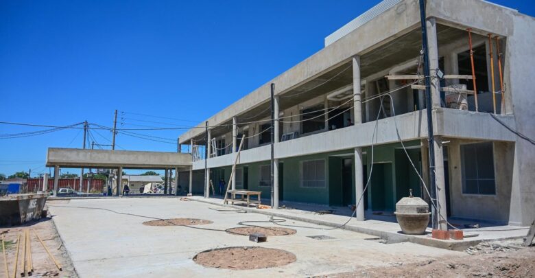 Primera escuela primaria de gestión comunal