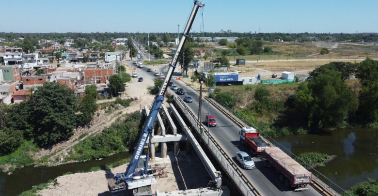 Ampliación del puente de Gaspar Campos y el Río Reconquista