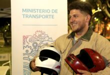 En Tigre y San Fernando, Marinucci entregó cascos y concientizó a motociclistas en infracción