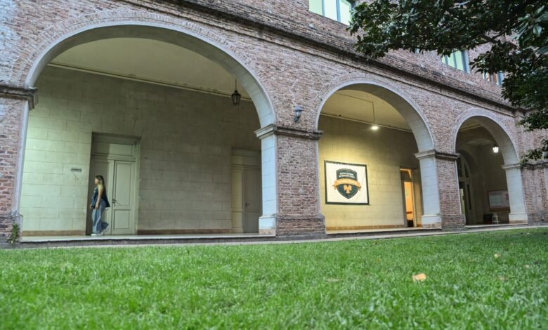Patio interno en el instituto