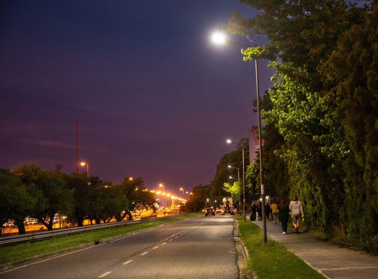 300 luminarias con tecnología LED en las colectoras de San Isidro