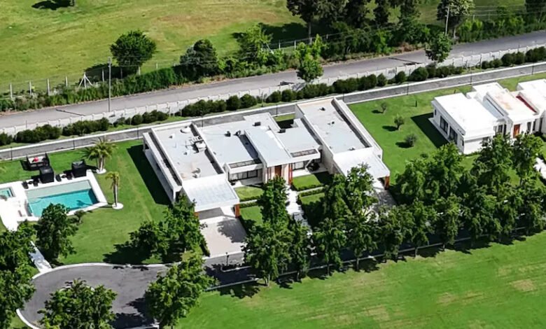 Esta es la mansión vinculada a Claudio “Chiqui” Tapia