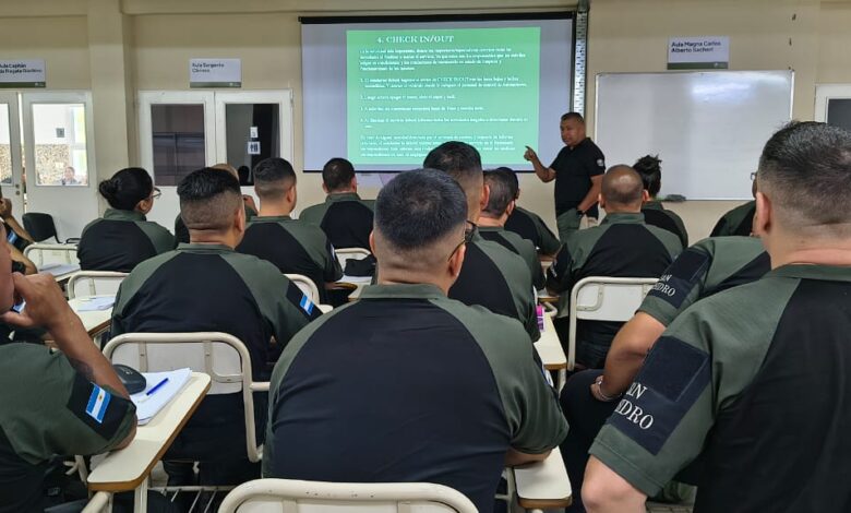 Capacitan a 60 nuevos agentes