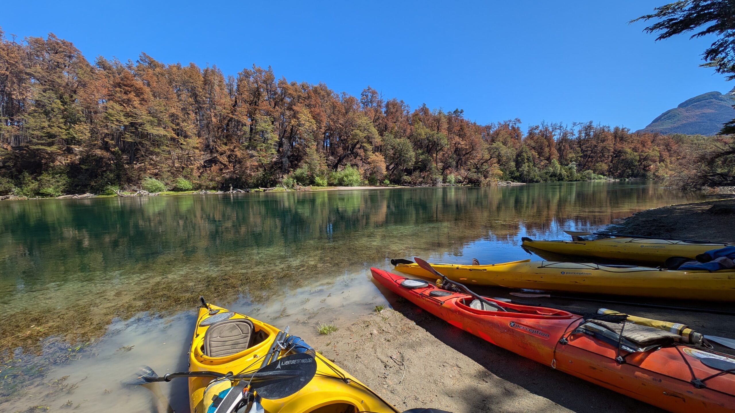 Kayak en Lago Verde