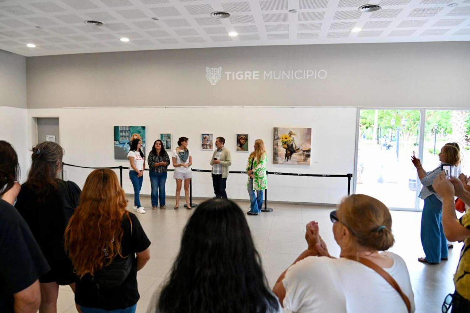 Muestra “Ánimos Femeninos” de Victoria Villahoz