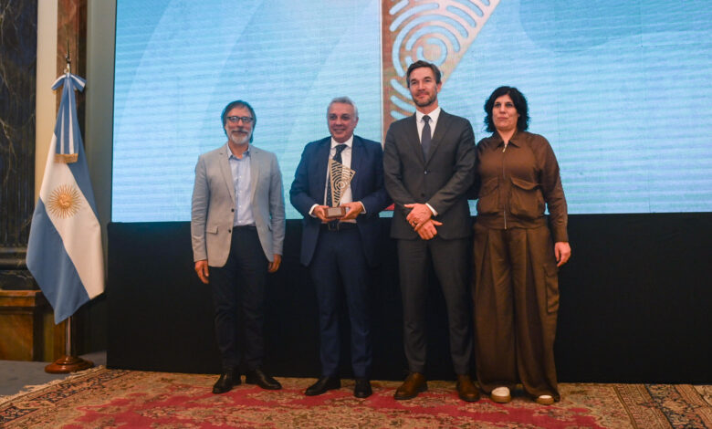 El intendente Julio Zamora recibió el Premio Nacional Argentina Economía Circular 2026 por la política de reciclaje