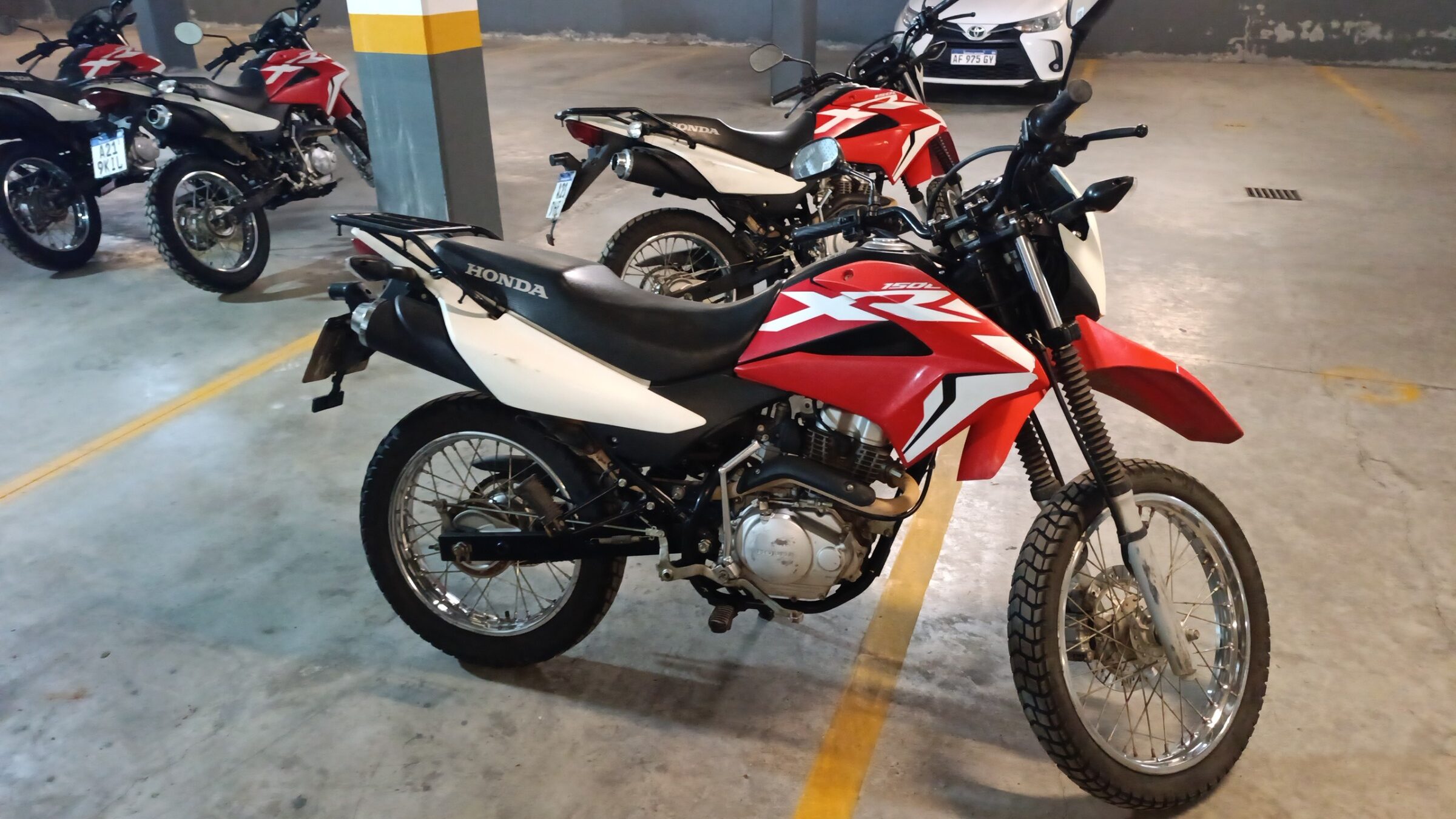 Motos